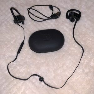 Powerbeats 3 wireless earphones in great condition